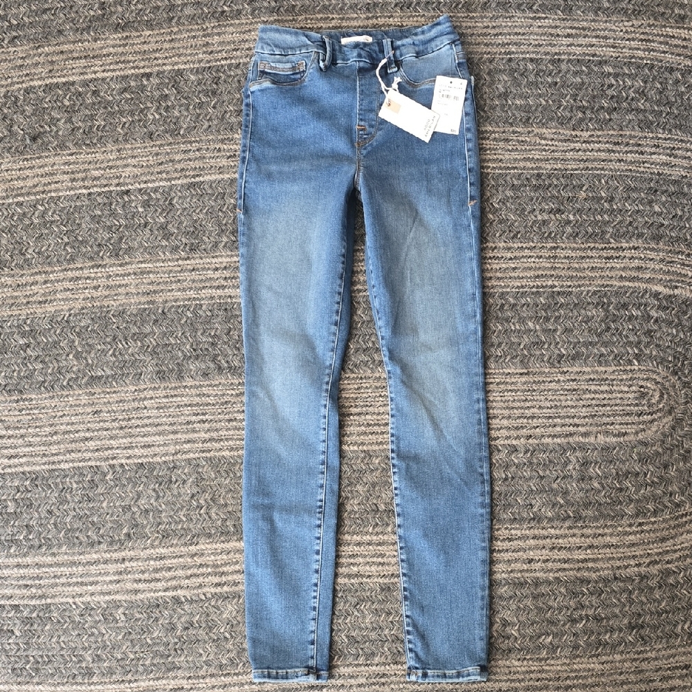 Good American Light Blue Pull On Skinny Jeans